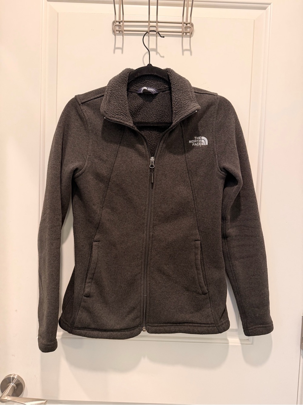 The North Face Crescent Full
Zip Fleece Jacket Size S
Gray